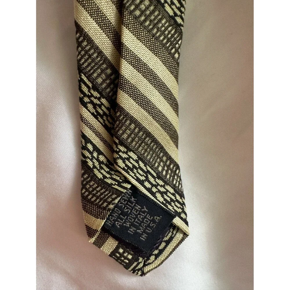 New Roundtree & Yorke 100% Silk Tie Beige Brown Striped Classic Hand Sewn USA